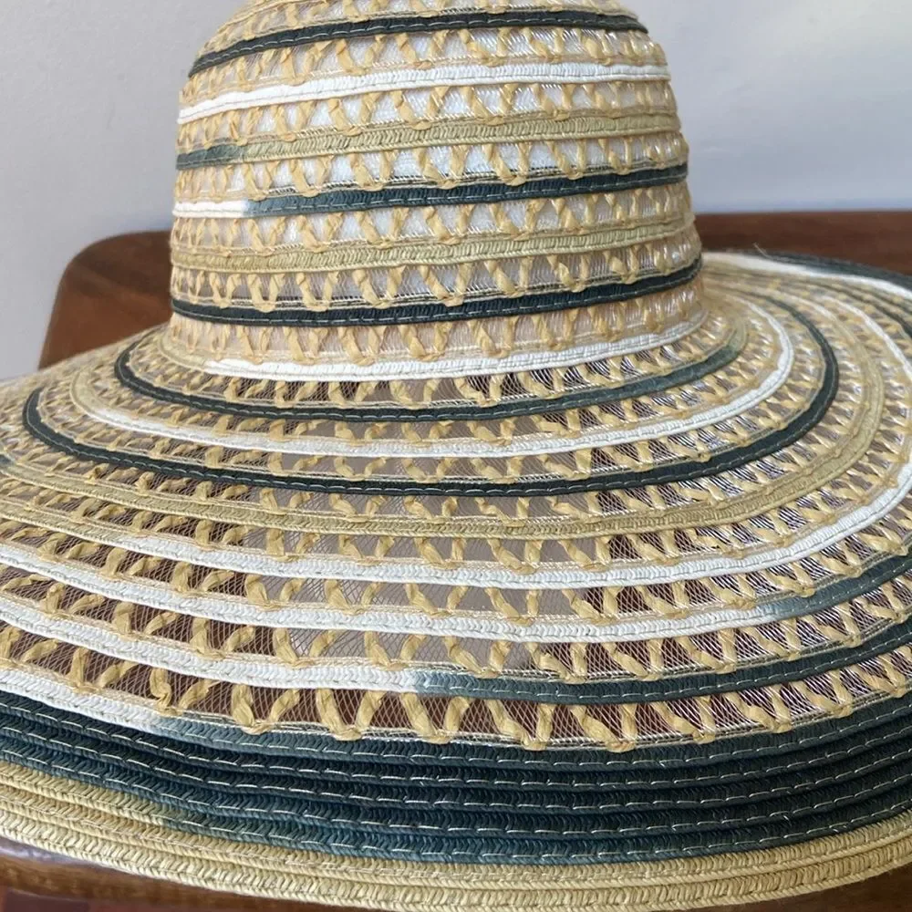 Stylish Wide Brim Striped Hat